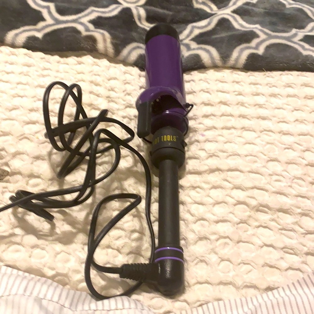 Hot Tools Professional Ceramic Titanium Professional Curling Iron, 1-1/2"